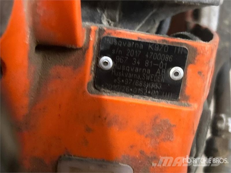 Husqvarna K970 Cut-Off Saw (Inoperable) Outros componentes
