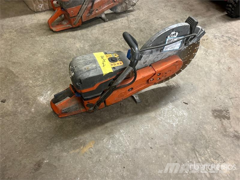 Husqvarna K970 Cut-Off Saw (Inoperable) Outros componentes