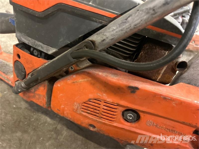 Husqvarna K970 Cut-Off Saw (Inoperable) Outros componentes