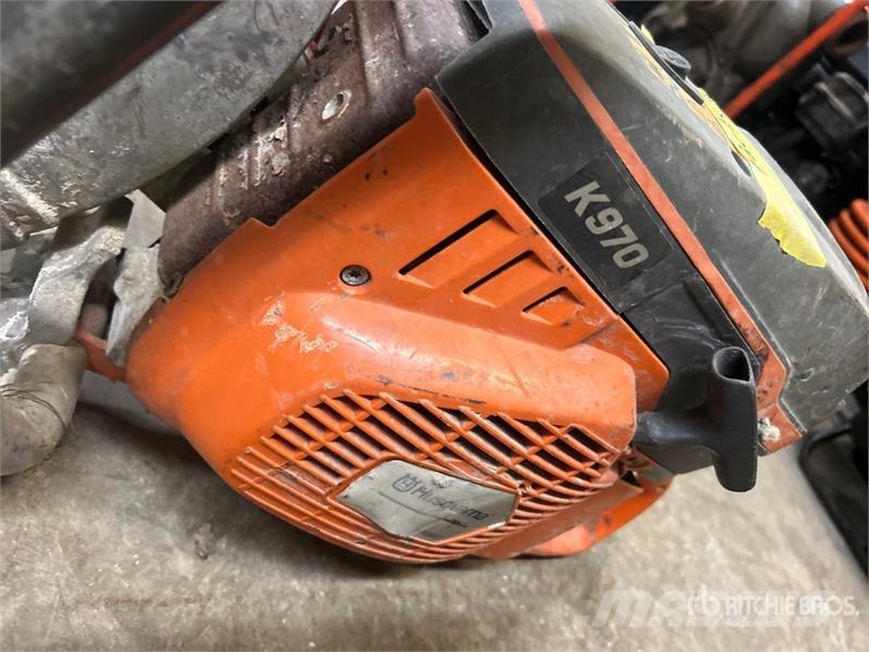 Husqvarna K970 Cut-Off Saw (Inoperable) Outros componentes