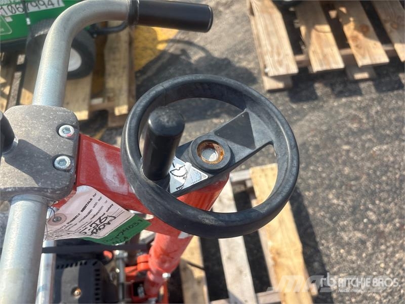 Husqvarna Walk-Behind Saw Serrarias