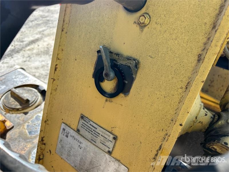 Hyster C350D Double Drum Roller مداحل ثنائية الاسطوانة