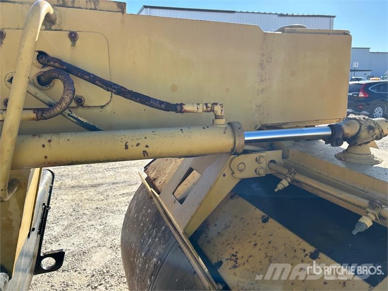 Hyster C350D Double Drum Roller مداحل ثنائية الاسطوانة