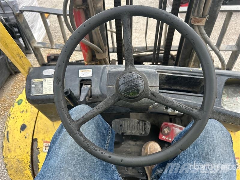 Hyster H100XM 9150 lb Pneumatic Tire Forklift Autokrāvēji - citi
