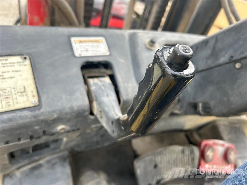 Hyster H100XM 9150 lb Pneumatic Tire Forklift Autokrāvēji - citi