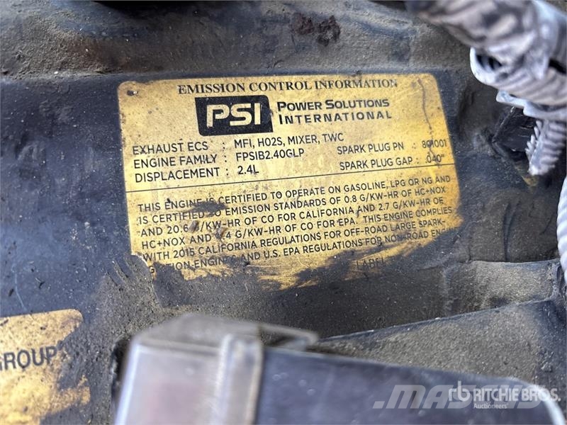 Hyster H60FT 5700 lb Pneumatic Tire Forklift フォークリフト - その他