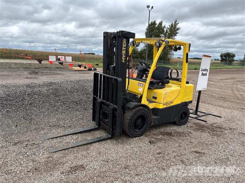 Hyster H60FT 5700 lb Pneumatic Tire Forklift フォークリフト - その他