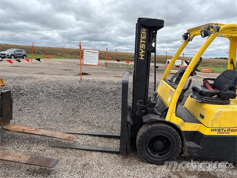 Hyster H60FT 5700 lb Pneumatic Tire Forklift フォークリフト - その他