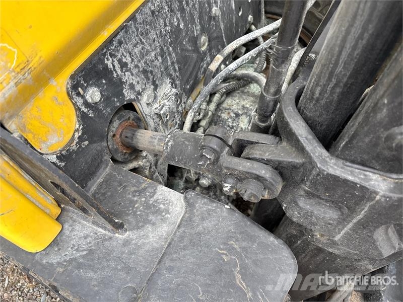 Hyster H60FT 5700 lb Pneumatic Tire Forklift フォークリフト - その他