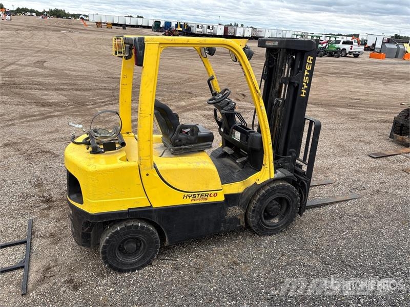 Hyster H60FT 5700 lb Pneumatic Tire Forklift フォークリフト - その他