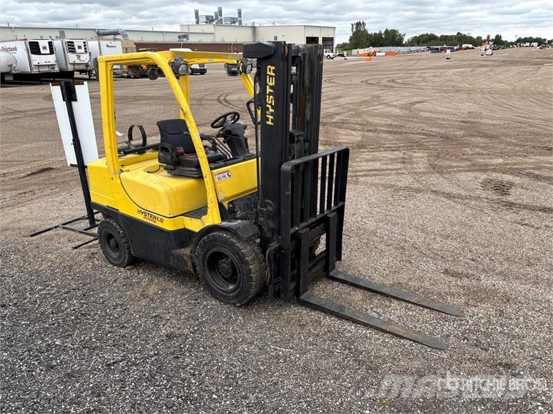 Hyster H60FT 5700 lb Pneumatic Tire Forklift フォークリフト - その他