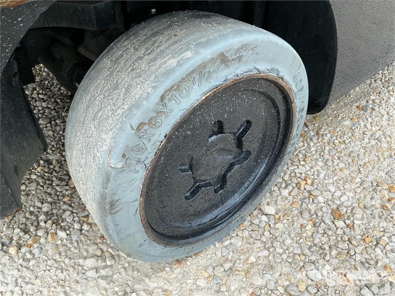 Hyster S50FT 4750 lb Cushion Tire Forklift Iné