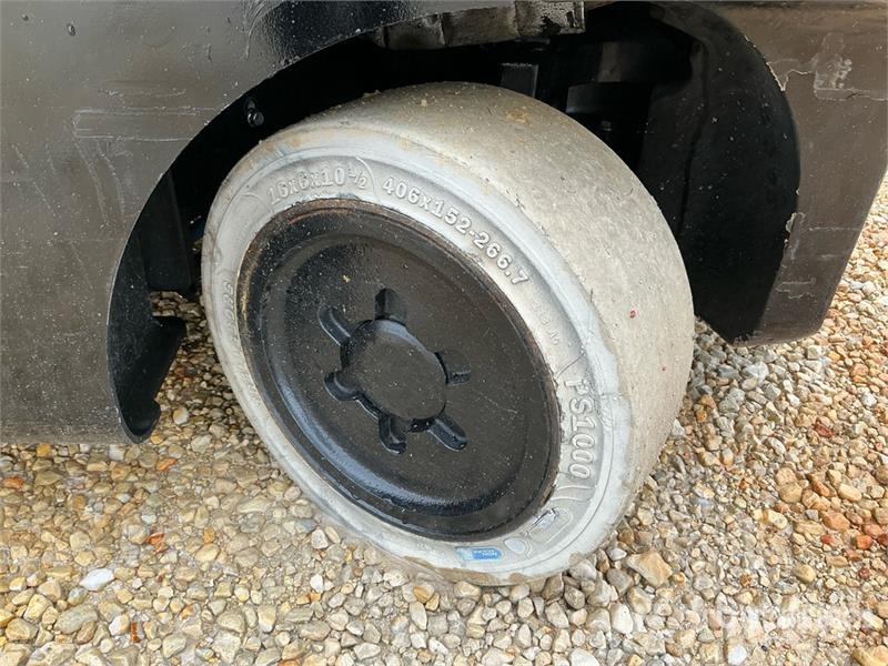 Hyster S50FT 5000 lb Cushion Tire Forklift Viličarji - drugo