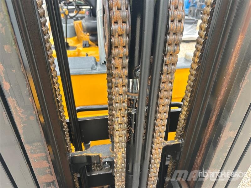 Hyundai 25L-7A 5000 lb Pneumatic Tire Forklift 그 외 지게차