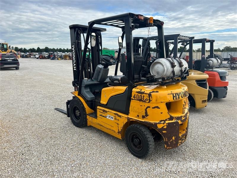 Hyundai 25L-7A 5000 lb Pneumatic Tire Forklift 그 외 지게차