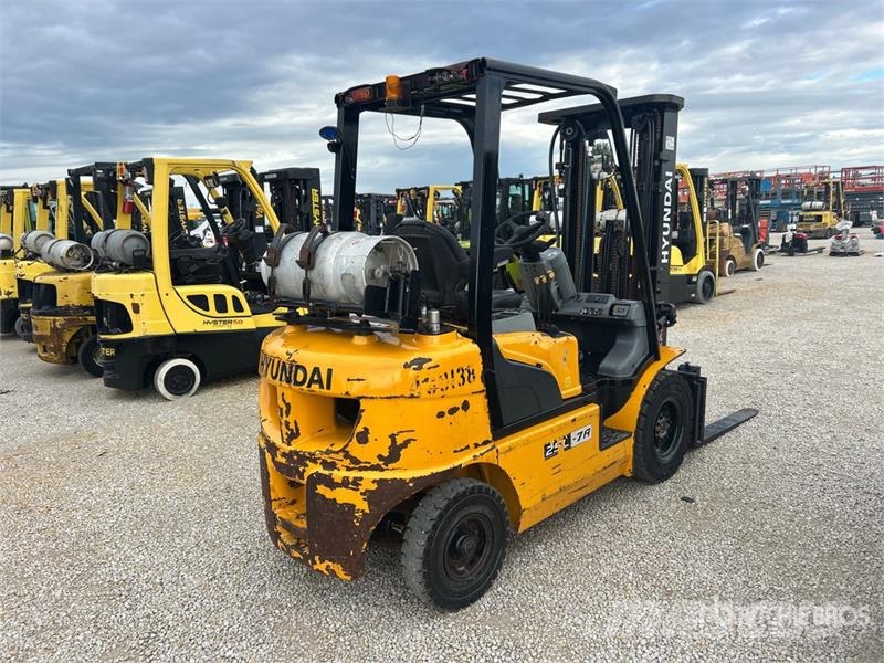Hyundai 25L-7A 5000 lb Pneumatic Tire Forklift 그 외 지게차