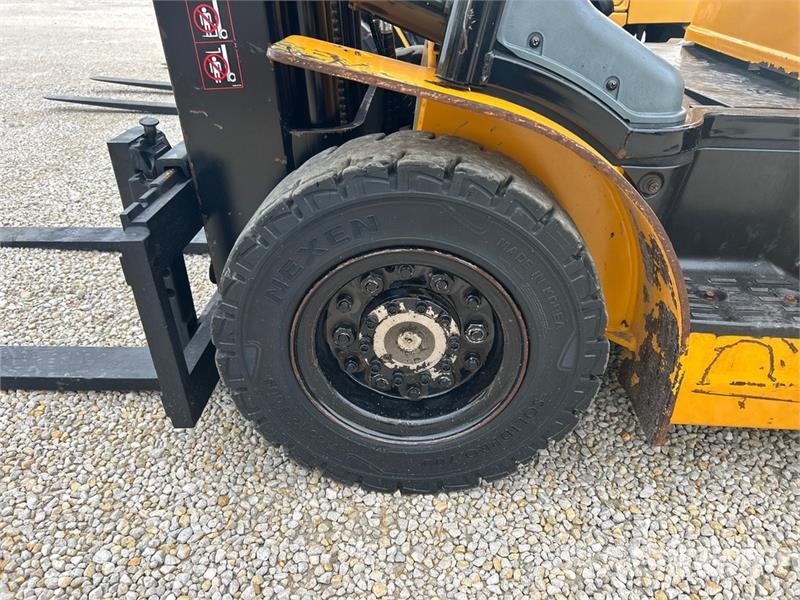 Hyundai 25L-7A 5000 lb Pneumatic Tire Forklift 그 외 지게차