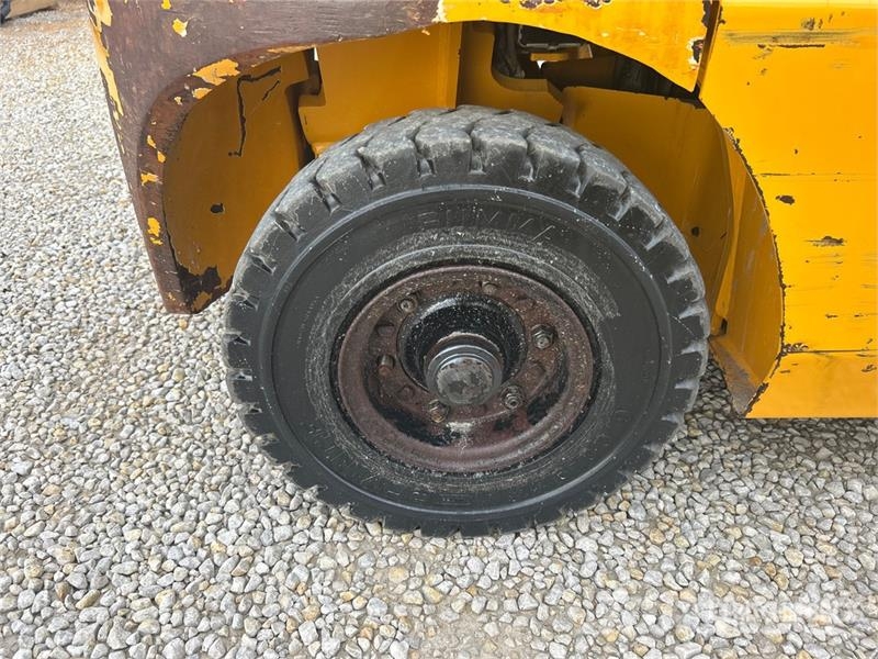 Hyundai 25L-7A 5000 lb Pneumatic Tire Forklift 그 외 지게차