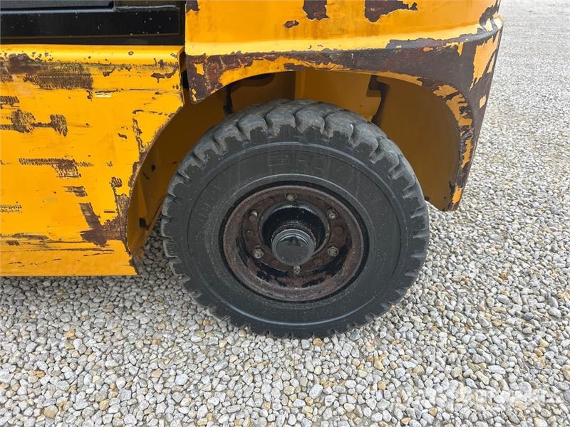 Hyundai 25L-7A 5000 lb Pneumatic Tire Forklift 그 외 지게차