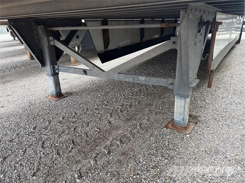 Hyundai VI2530152-AJS Причепи-фургони