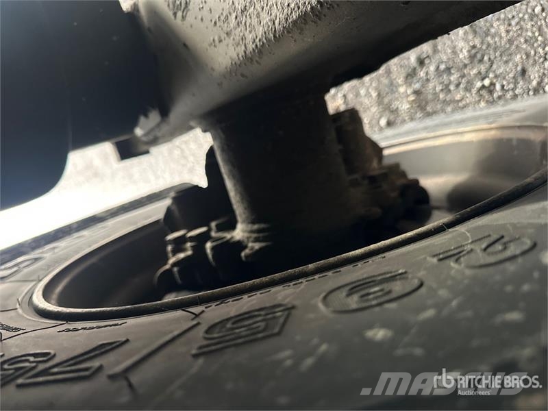 Hyundai VI2530152-AJS مقطورات ذات هيكل صندوقي