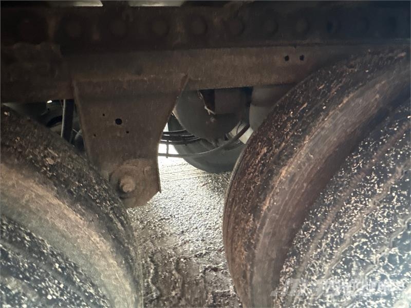 Hyundai VR2530152-AS Piekabes ar temperatūras kontroli