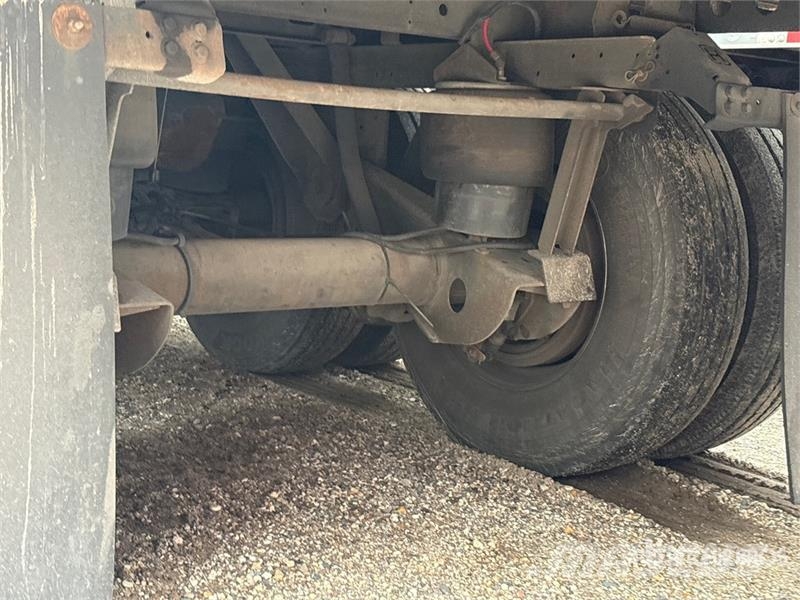 Hyundai VR2530152-AS Piekabes ar temperatūras kontroli