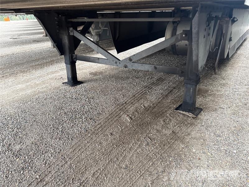 Hyundai VR2530152-AS Piekabes ar temperatūras kontroli