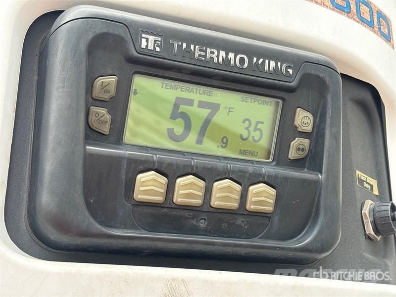 Hyundai VR2530152-AS Piekabes ar temperatūras kontroli