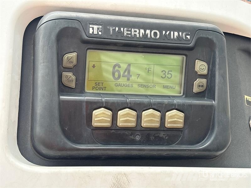 Hyundai VR2530152-AS Piekabes ar temperatūras kontroli