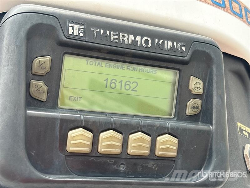 Hyundai VR2530152-AS Piekabes ar temperatūras kontroli