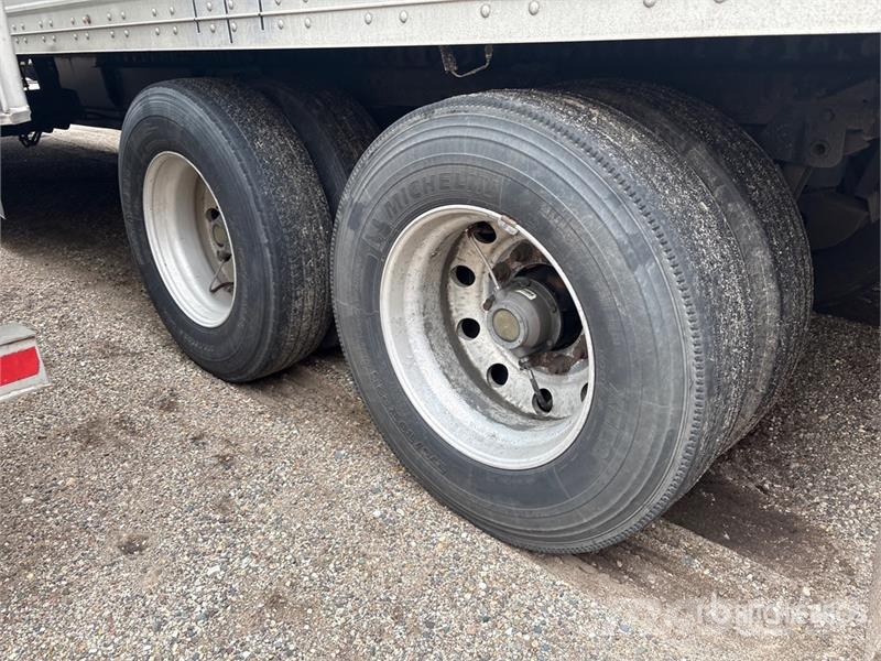 Hyundai VR2530152-AS Piekabes ar temperatūras kontroli