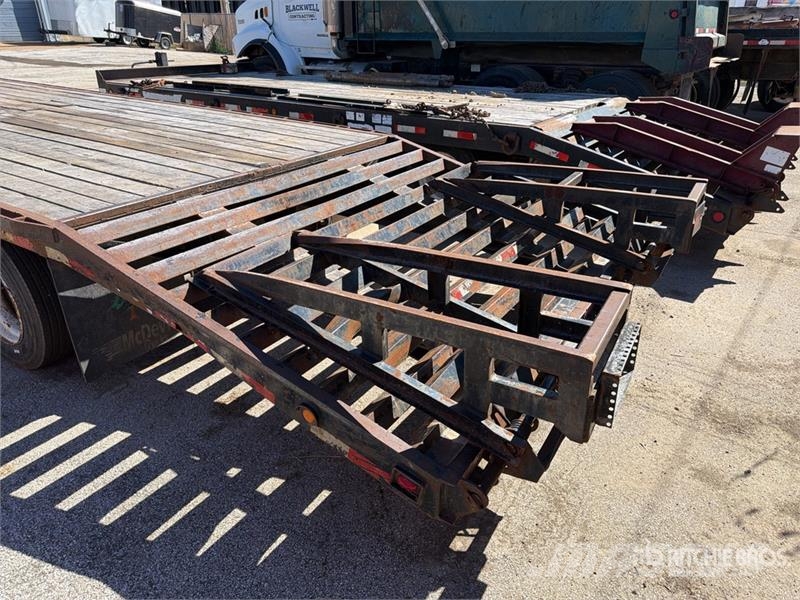 Imperial 26 ft T/A Equipment Trailer Remolques para transporte de vehículos