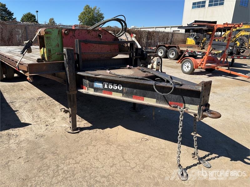 Imperial 26 ft T/A Equipment Trailer Remolques para transporte de vehículos