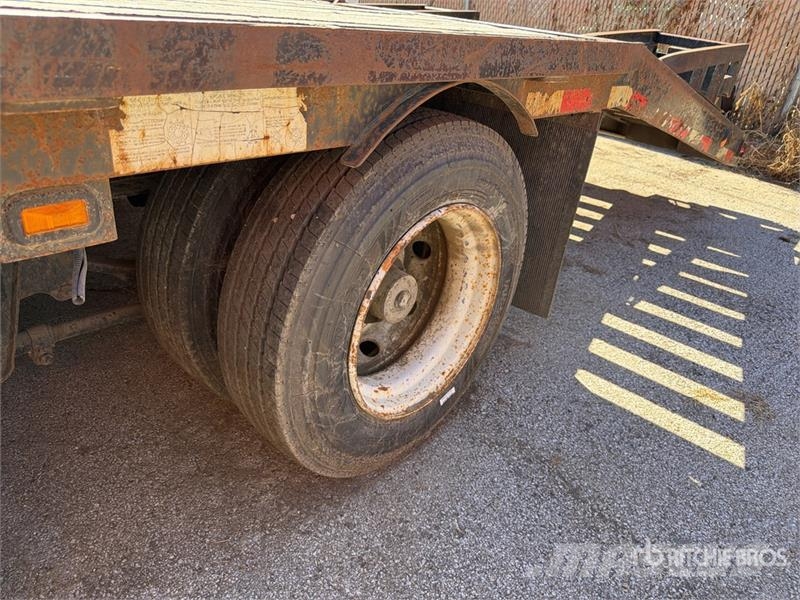 Imperial 26 ft T/A Equipment Trailer Remolques para transporte de vehículos