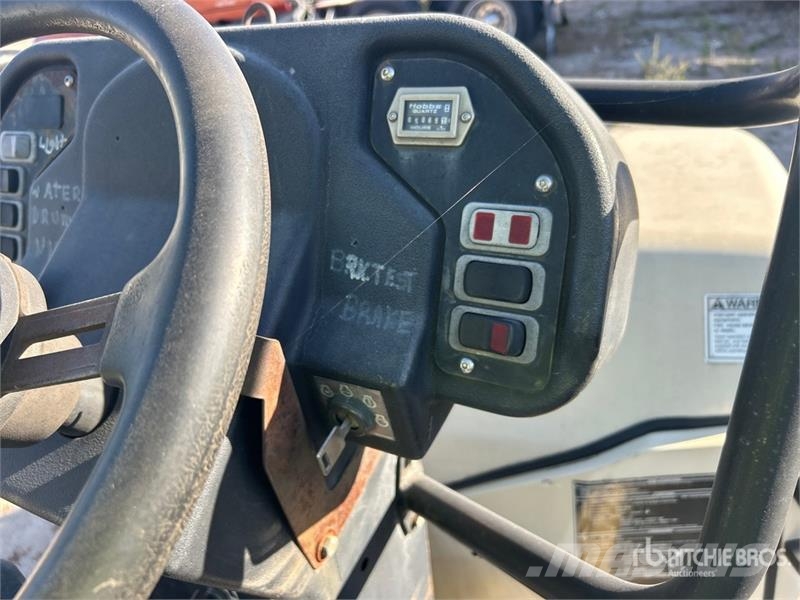 Ingersoll Rand DD-30 Divvalču grunts veltņi