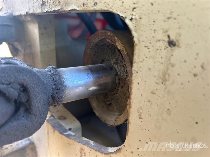 Ingersoll Rand DD-30 Divvalču grunts veltņi