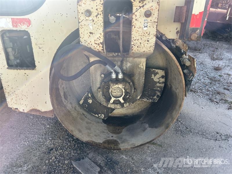 Ingersoll Rand DD-30 Divvalču grunts veltņi