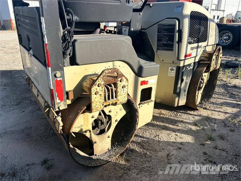 Ingersoll Rand DD-30 Divvalču grunts veltņi