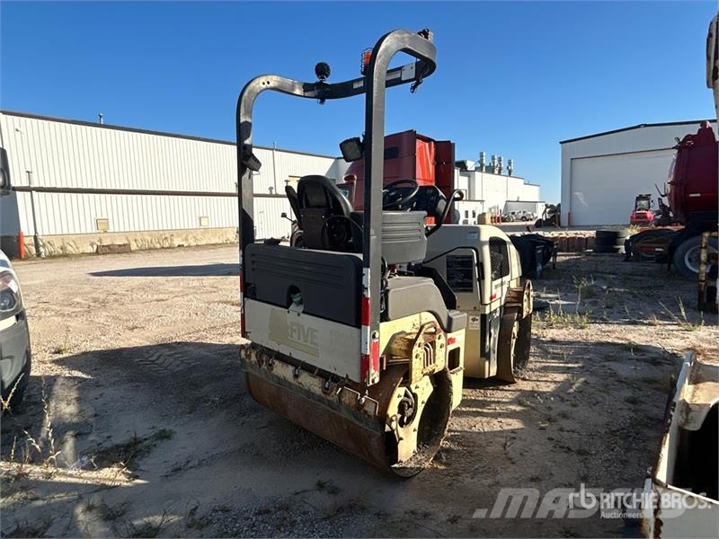 Ingersoll Rand DD-30 Divvalču grunts veltņi