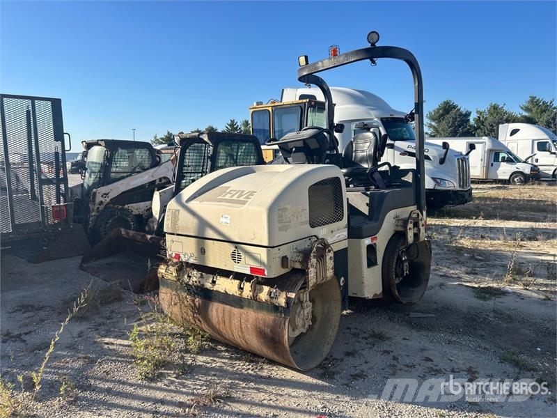 Ingersoll Rand DD-30 Divvalču grunts veltņi