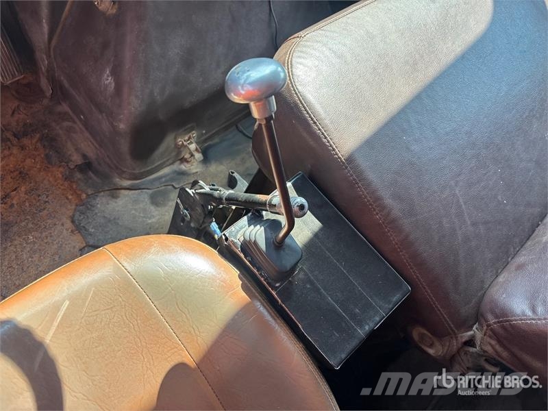 International 1954 4x2 S/A Dump Truck 自卸式货车