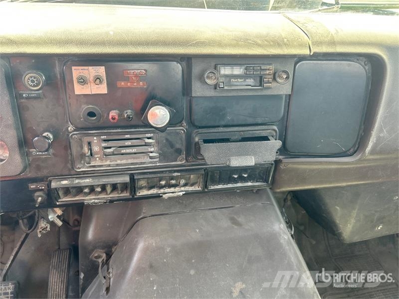 International 1954 4x2 Rollback Truck Vehículos de reciclaje