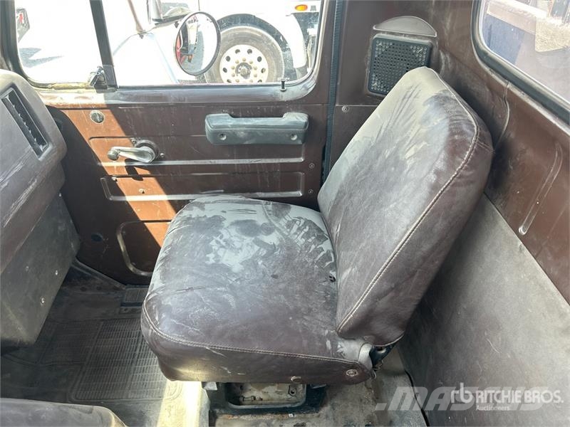 International 1954 4x2 Rollback Truck Vehículos de reciclaje