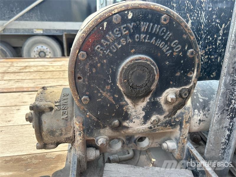 International 1954 4x2 Rollback Truck Vehículos de reciclaje