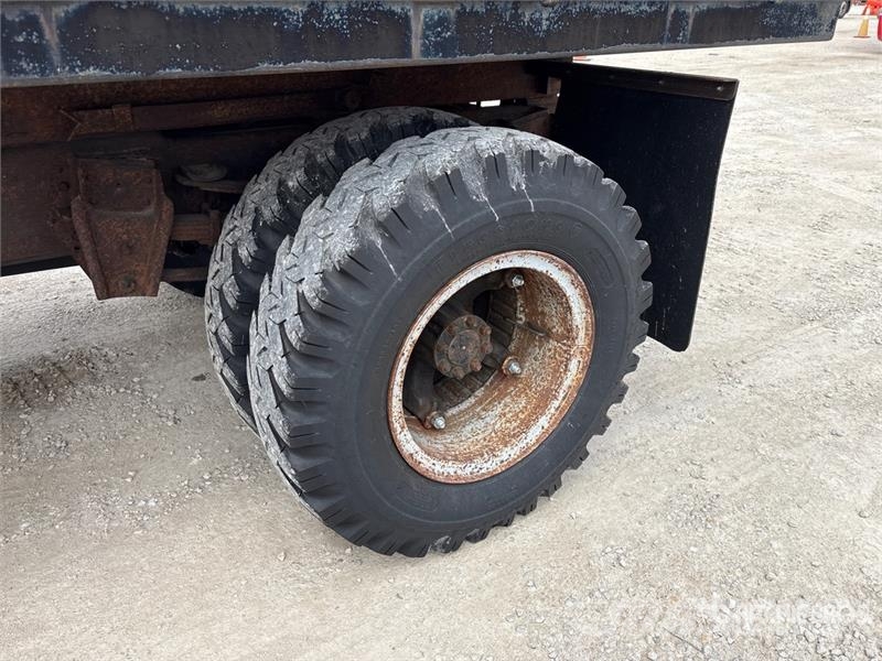International 1954 4x2 Flatbed Truck Camiones plataforma