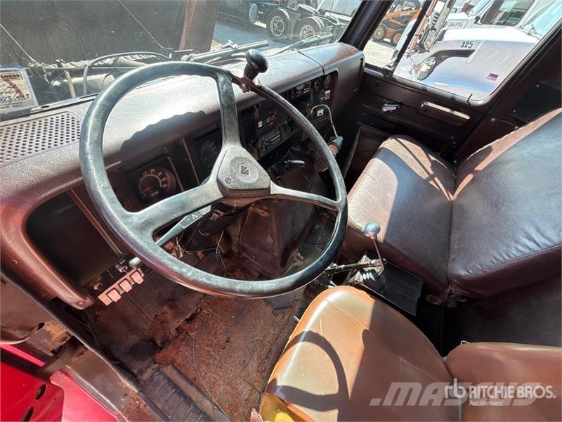 International 1954 4x2 S/A Dump Truck 自卸式货车