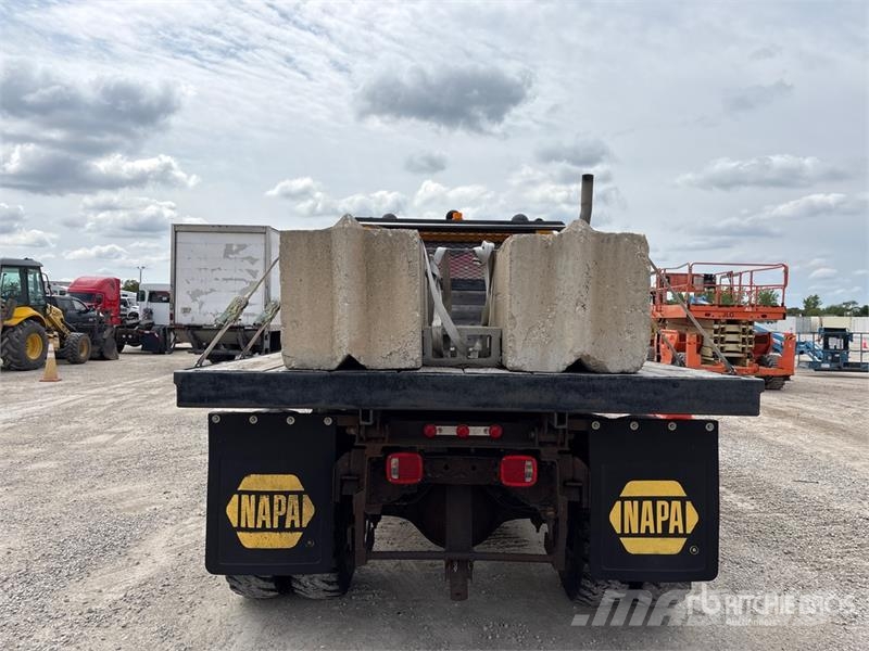 International 1954 4x2 Flatbed Truck Camiones plataforma