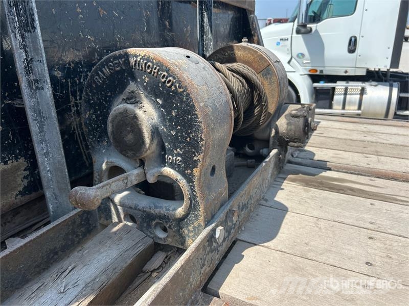 International 1954 4x2 Rollback Truck Vehículos de reciclaje