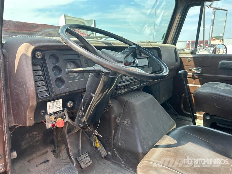 International 1954 4x2 Rollback Truck Vehículos de reciclaje
